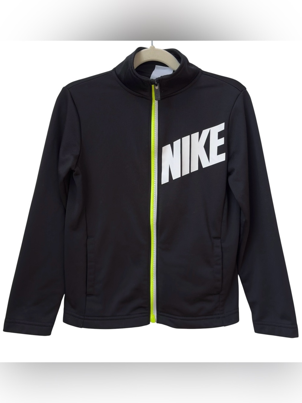 Nike Boys Kids Long Sleeve Black Zip Up Logo Track Jacket. 6.